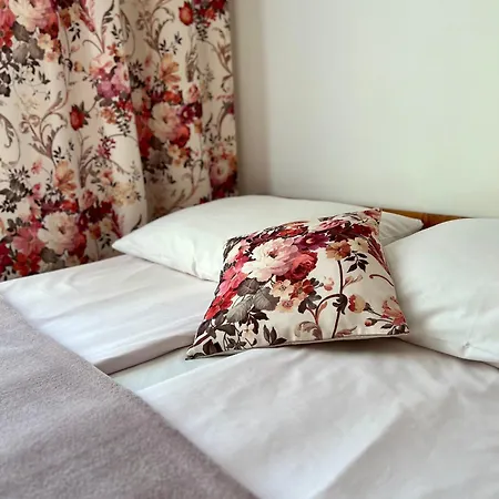 Agrodomek بيت ضيافة